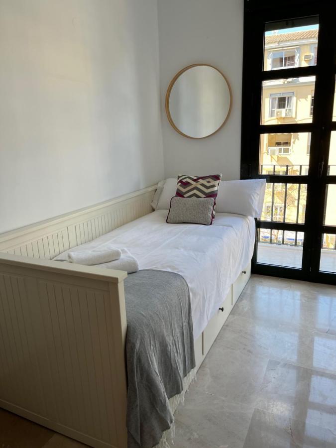 Amador Apartamento Familiar Centro Parking Amador De Los Rios Sevilla Kültér fotó