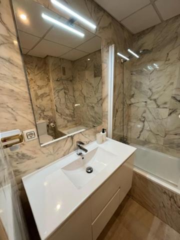 Amador Apartamento Familiar Centro Parking Amador De Los Rios Sevilla Kültér fotó